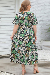Robe fleurie grande taille à manches courtes et col rond